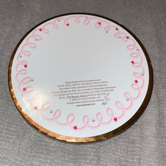 TOO FACED Let it Snow Girl! Eyeshadow Palette